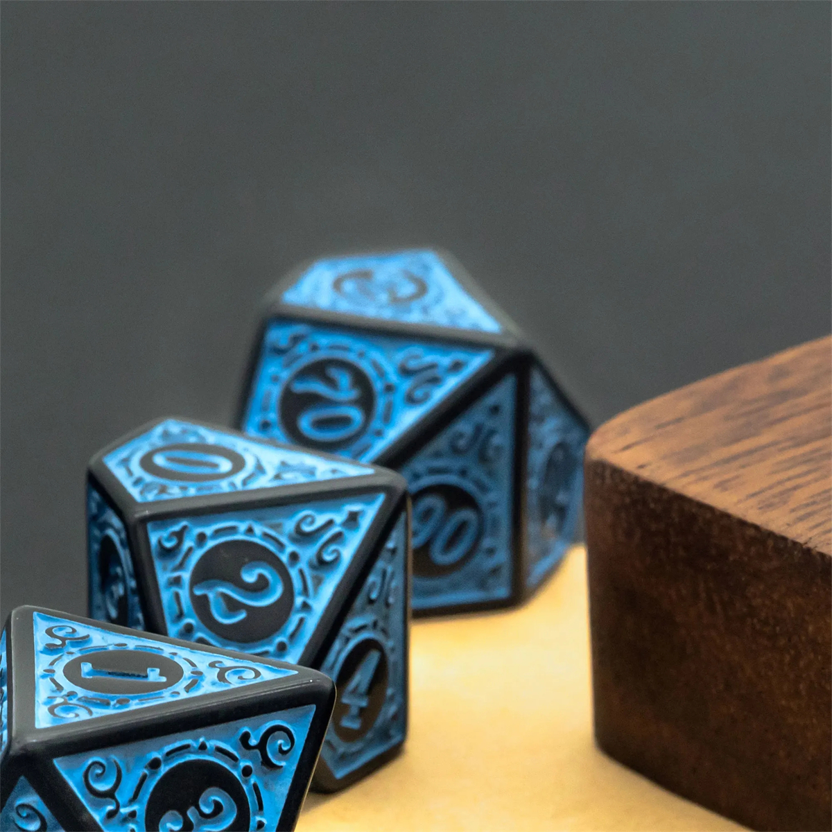 High Quality Plastic DND Dice  - Retro Gaming Fonts บทวิจารณ์และราคา